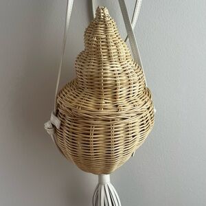 Woven Shell-Shaped Bag with White Strap